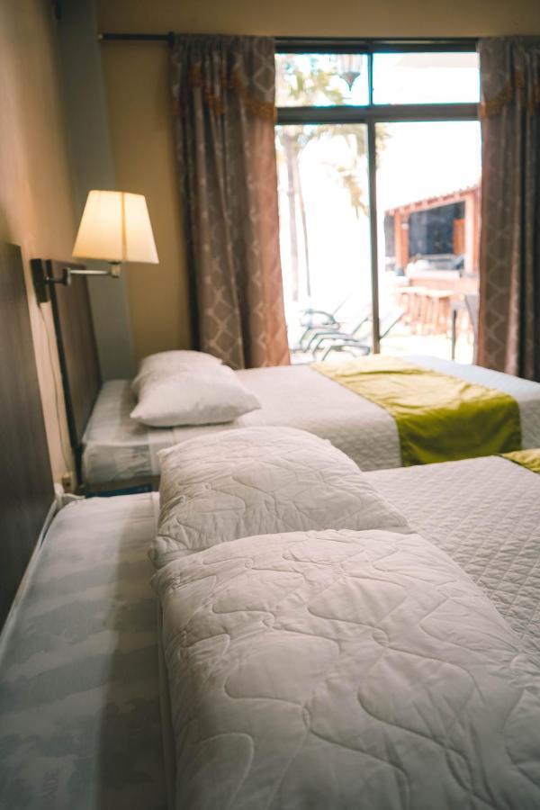 Hotel Manta Beach Madrigal Kültér fotó