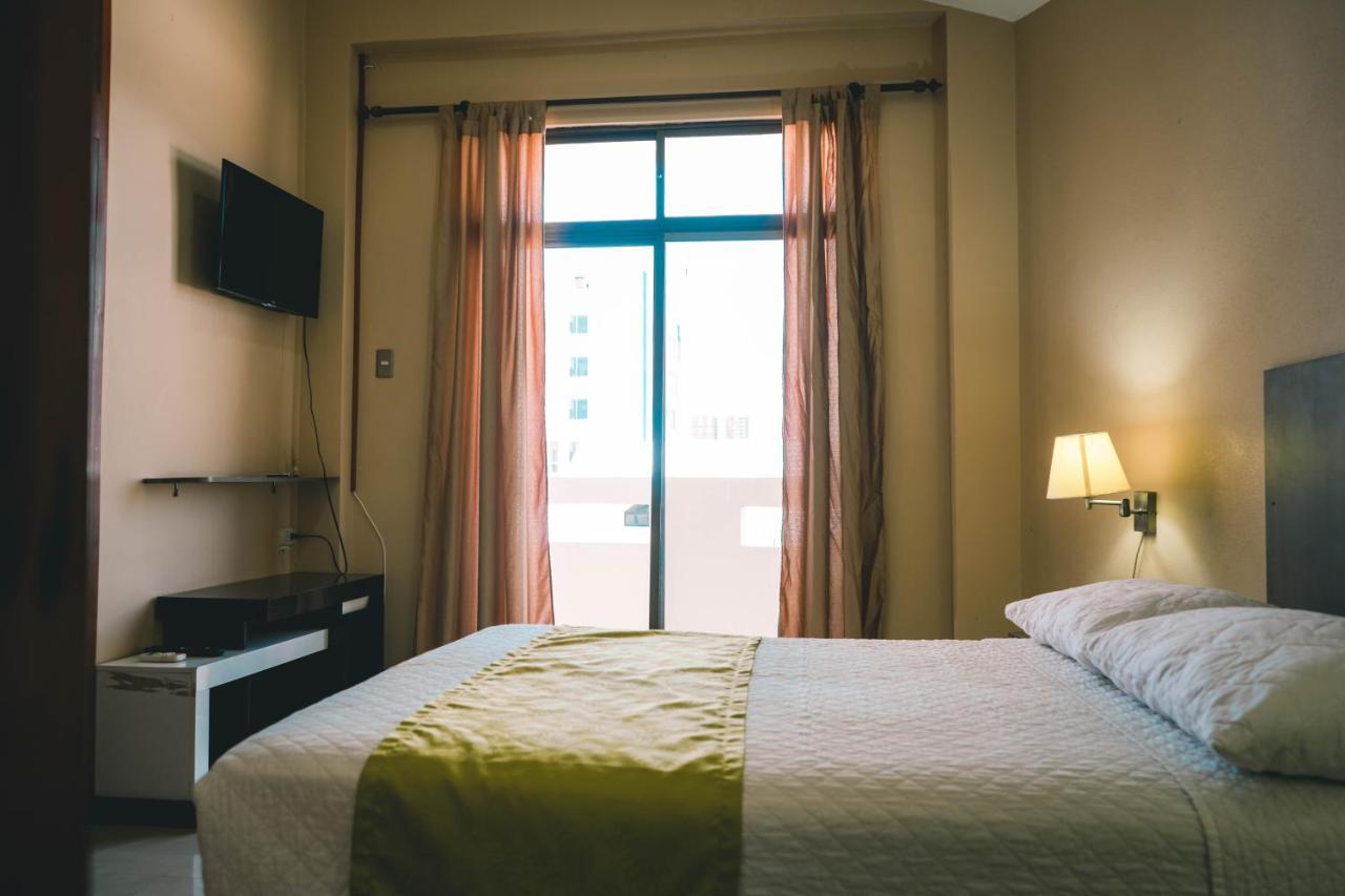Hotel Manta Beach Madrigal Kültér fotó