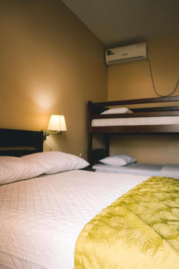 Hotel Manta Beach Madrigal Kültér fotó