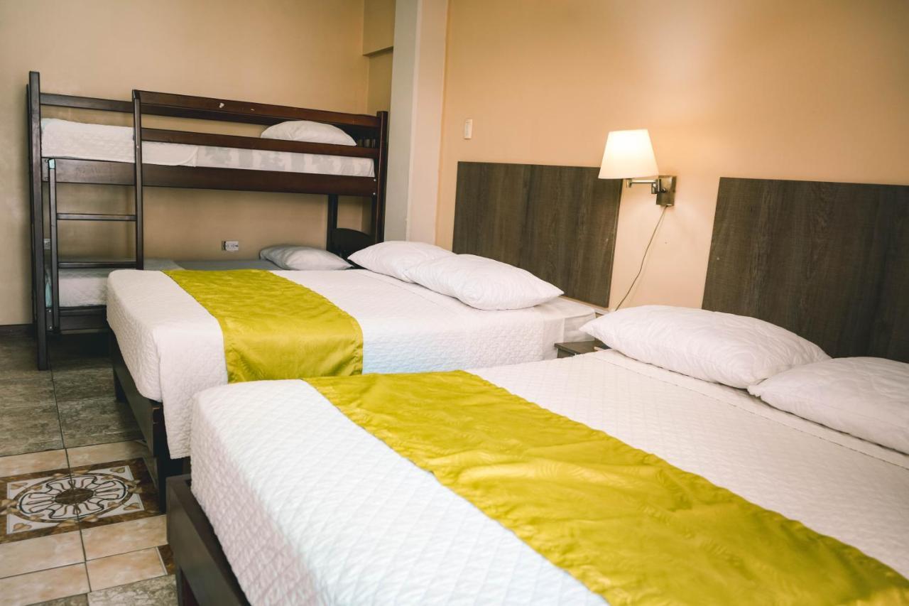 Hotel Manta Beach Madrigal Kültér fotó