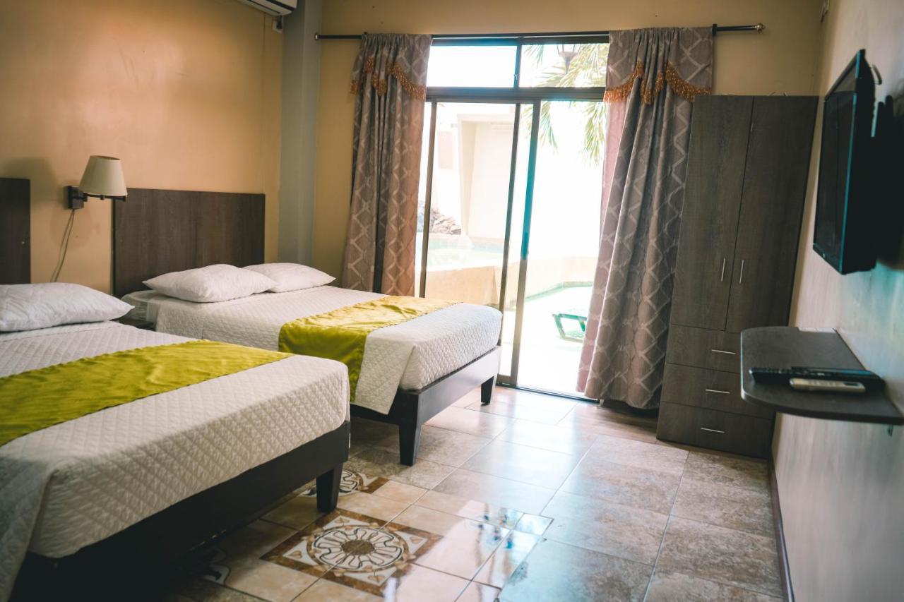 Hotel Manta Beach Madrigal Kültér fotó