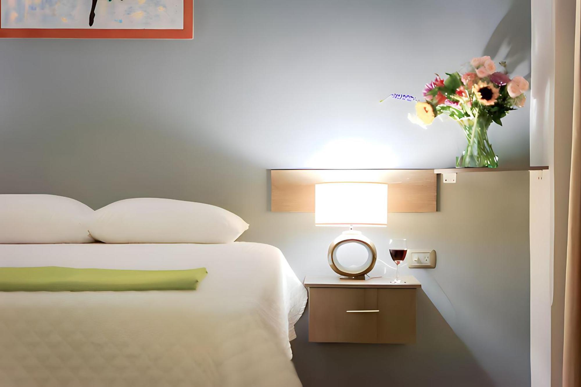 Hotel Manta Beach Madrigal Kültér fotó