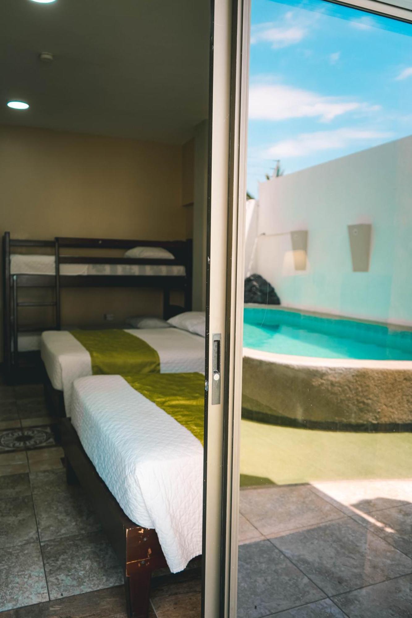 Hotel Manta Beach Madrigal Kültér fotó