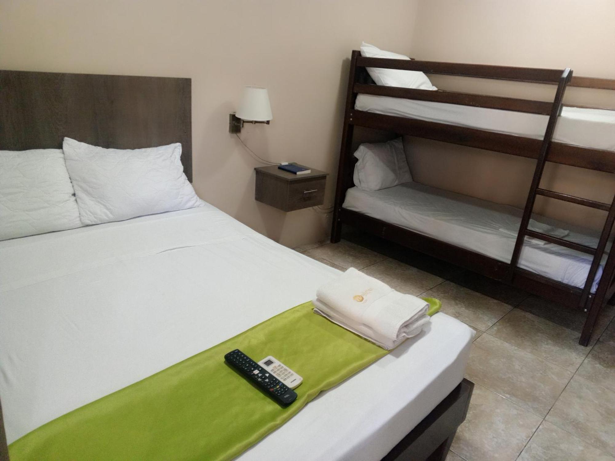 Hotel Manta Beach Madrigal Kültér fotó